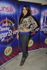 Richa Chadda with Fukrey stars on the sets of India_s dancing superstars in Filmcity, Mumbai on 29th May 2013 (23).JPG
